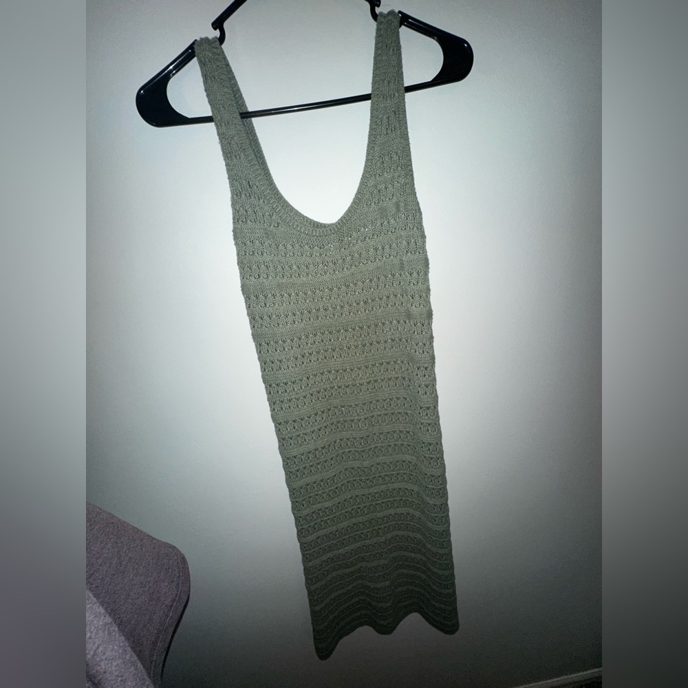 Knit midi dress. Hunter green